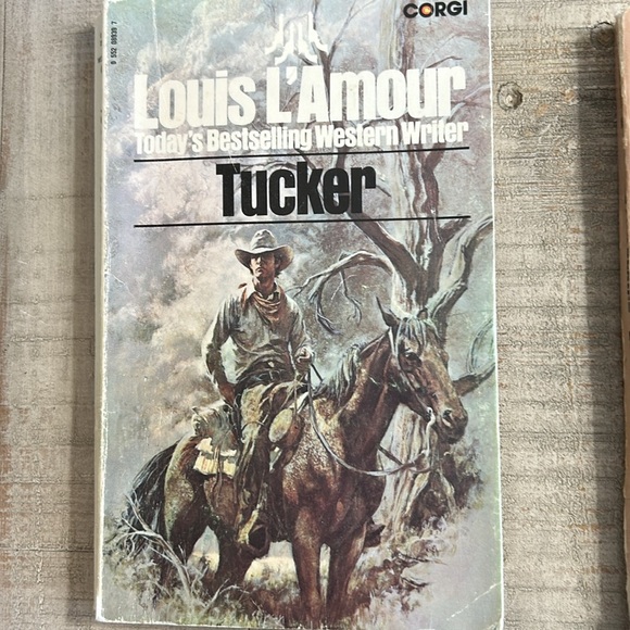 LOUIS L’AMOUR VINTAGE PAPERBACKS WESTERNS BOOKS SET OF FIVE - Picture 6 of 8